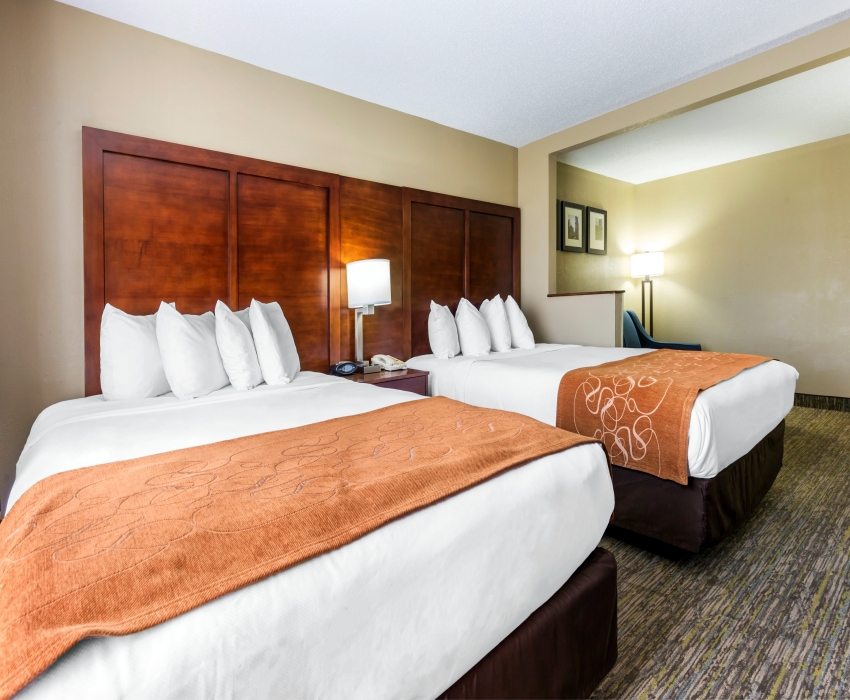 2 Queen Beds, 1 Room Suite